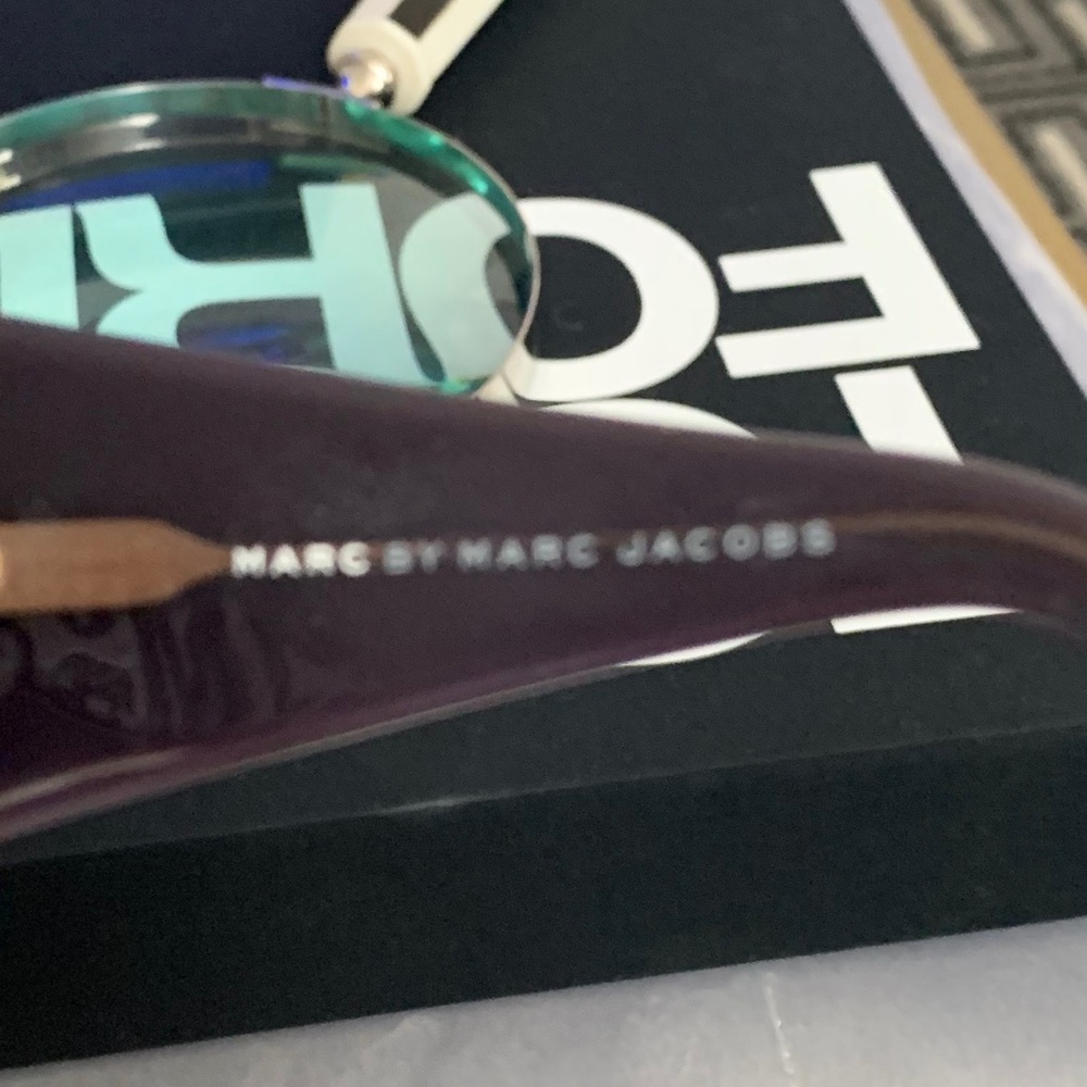 Sunglasses - Picture 6 of 6